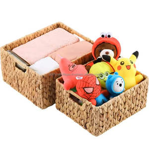 Panier artisanal en jacinthe d'eau grande taille avec poignées, en osier naturel, idéal pour la maison et le rangement quotidien des vêtements - Product Image 5