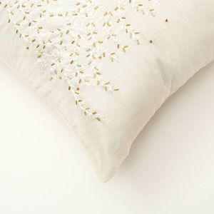 Cuscino Decorativo in Poliestere 100% Avorio con Ricami e Perline, Morbido ed Elegante, 24x16 - Product Image 3