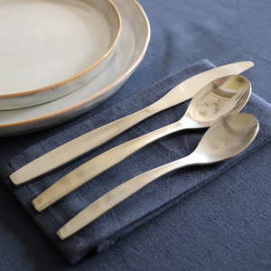 Ensemble de couverts en acier inoxydable durable de haute qualité, marque PHC, design élégant poli miroir, réutilisable, passe au lave-vaisselle - Product Image 5