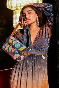 Bolso de mano indio estilo boho con flecos - Bolso bandolera de diseño boho con flecos - Bolso de mano de yute con cuentas - Product Image 2