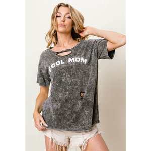 เสื้อพิมพ์ลายสำหรับคุณแม่สุดเท่ของ Bibi พร้อมรายละเอียดการตัดเลเซอร์ที่ล้างแล้ว - Product Image 5