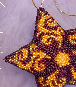 Adorno de Estrella con Cuentas Hecho a Mano con Remolinos Amarillos y Morados, Decoración Colgante para Árbol de Navidad, Decoración Festiva para el Hogar - Product Image 4