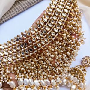 Premium Quality Victorian Two Tone Carved Uncut Faux Polki Kundan <b>Set</b> with <b>Stud</b> <b>Earrings</b> Mint Emerald Green for Weddings Parties - Product Image 6