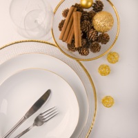 Service de table 18 pièces, assiettes rondes blanches avec bord doré, durables, modernes, luxueuses, en céramique et or, pour mariage, par Excelsa