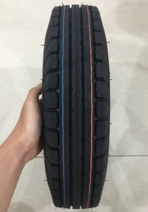 Neumático KUMA K803 para Tuktuk, Neumático de Tres Ruedas, Tipo Tubo, Sin Cámara, Resistente y Duradero, para Carga y Pasajeros - Product Image 3