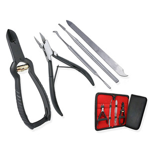 Juego de Herramientas para el Cuidado de las Uñas con Recubrimiento Negro de Calidad Profesional, Cortaúñas Ergonómico para Uñas Encarnadas, Juego de Pedicura de Acero Inoxidable con Estuche - Product Image 1
