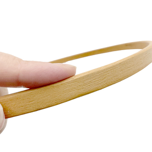 Aro de bordado de madera con borde redondo, forma redonda, accesorio de costura a mano simple y duradero, disponible en varios tamaños. - Product Image 2