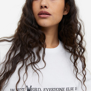 Camisetas gráficas con logo personalizado OEM, de algodón, corte holgado, hombros ligeramente caídos, camiseta básica de marca, camiseta lisa para mujer, camiseta oversize. - Product Image 6