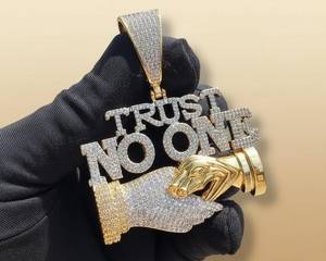 Colgante Personalizado de Dos Tonos con Letras de Nombre, Chapado en Oro de 18K y Plata 925, con Incrustaciones de Diamantes Moissanita, Estilo Hip Hop, Joyería Fina - Product Image 1