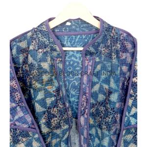 Veste Kantha en coton faite main style bohème, design matelassé, écologique, séchage rapide, respirante, prête pour l'hiver, taille unique disponible, haute qualité - Product Image 4
