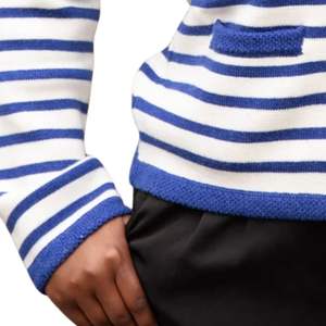 Cárdigan a rayas azules y blancas Zeta Phi Beta para mujer, suéter informal con botones y letras griegas bordadas - Product Image 5