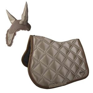 Euro Cavall Industries 2026 Tapis de selle de compétition et d'entraînement pour le saut d'obstacles, écologique, avec doublure en bambou et rembourrage en polyester satiné - Product Image 1