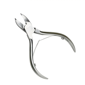 Coupe-cuticules en acier inoxydable avec une construction durable et une performance de coupe précise pour les professionnels de la beauté - Product Image 1