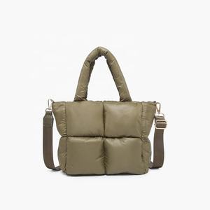 Sac fourre-tout rembourré portable en polyester doux et moelleux, best-seller, pour femmes, automne, hiver, printemps - Product Image 2