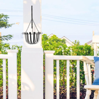 Support de suspension élégant en métal noir pour pot de fleurs avec accents décoratifs en spirale, chaîne à trois points et base de support pour balcon et jardin