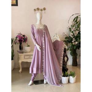 ชุดราตรีสีชมพูสำหรับเด็กผ้าจอร์เจีย - Product Image 1