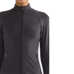 Ensemble de yoga INDEX pour femme : short taille haute, crop top, veste à manches longues, fermeture éclair, couleur unie, tenue de sport 2 pièces - Product Image 6
