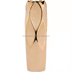 Vase à fleurs Design élégant Vase en fer couleur or pour décorations de centre de table de mariage Décoration intérieure par Azora industries - Product Image 1