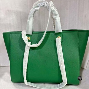 Sacs fourre-tout pour femmes en PU vert avec chaîne, couleur unie, élégants, à ouverture supérieure, grande capacité, pour usage quotidien, toutes saisons, vente en gros - Product Image 1
