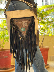 Bolso bandolera de cuero con flecos y pelo hecho a mano, bolso de mano oculto de cuero de vaca occidental, bolso de herramientas de calavera de toro - Product Image 2