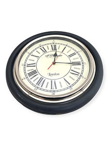 Horloge murale en bois analogique à quartz au design Art Déco classique pour salon et bureau - Product Image 2