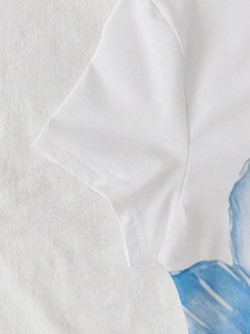 Haut de style urbain contemporain pour femmes, pour des looks élégants et un confort quotidien - Product Image 2