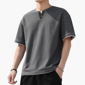 Camiseta de Punto Casual de Manga Corta para Hombre, Cuello Redondo, Color Sólido, Ribete en Contraste, Corte Regular - Product Image 1