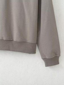 Sudadera con Capucha Extra Grande para Mujer, Tendencia Invierno 2024, Personalizada con Logotipo y Diseño, Tela Premium Ecológica y Transpirable - Product Image 4