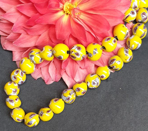 Cuentas de Vidrio Krobo Africanas Hechas a Mano |   Cuentas de Vidrio Reciclado Multicolores |   Venta al por Mayor de Cuentas Tribales de Ghana para la Fabricación de Joyería - Product Image 3