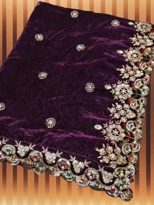 Dupatta de terciopelo morado de lujo para novia, con bordado pesado de lentejuelas y Zari dorado, ideal para regalos de boda, cumpleaños, chal festivo tradicional para mujer. - Product Image 3