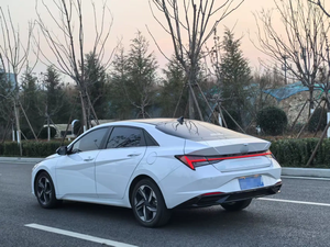 Elantra 2022 Édition Luxe Premium, Berline Compacte d'Occasion, Boîte Automatique, Sièges en Cuir, Phares à LED - Product Image 6