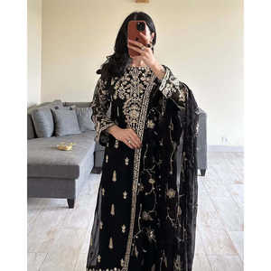 Bel ensemble de costume de fête avec fil et séquence de travail Taille XL - Product Image 5