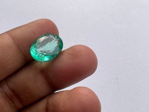 พลอยมรกตธรรมชาติทรงเหลี่ยมพรีเมียมสีเขียว |   ชิ้นเดียวเจียระไนสำหรับทำเครื่องประดับ น้ำหนักกะรัต - Product Image 4