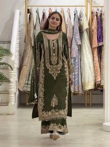 Costume Salwar traditionnel exclusif pour femmes, de style indien et pakistanais, disponible au meilleur prix auprès d'un exportateur indien - Product Image 2