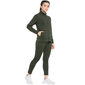 Conjunto Deportivo de Alta Calidad 2025, Top Corto y Pantalones Jogger, Dos Piezas, Sudadera con Capucha, Traje Deportivo para Mujer - Product Image 6
