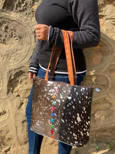 2025กระเป๋าโท้ทสำหรับผู้หญิงหนังวัวพิมพ์ลายเมทัลลิกแท้ใหม่กระเป๋าสะพายไหล่คาวไฮด์ความจุสูงสไตล์วินเทจ - Product Image 4