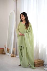 Traje Salwar Farshi Verde Pista para Mujer, Seda Crunchy con Trabajo Siroski, 3 Piezas, para Fiesta, Largo hasta la Rodilla, Corte Regular, Secado Rápido, Moderno - Product Image 6