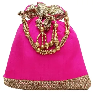 Magnifique sac Potli indien ethnique en soie, modèle Batwa uni avec petites perles dorées, élégant sac Patola Potli pour femme - Product Image 4