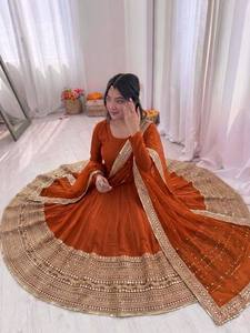 Traje Anarkali Naranja Bordado con Dupatta, Largo hasta el Suelo, Conjunto Tradicional Indio Pakistaní para Mujer - Product Image 4