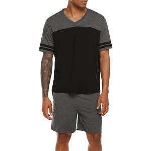 Ensemble de survêtement décontracté pour homme en coton 100 % écologique, t-shirt à manches courtes et col en V, short, streetwear personnalisé pour l'été - Product Image 1