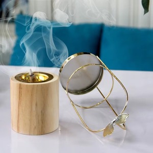 Brûleur d'encens en marbre avec cadre en métal doré et dessus en forme de cœur, décoration aromathérapeutique, utilisation toute saison - Product Image 4