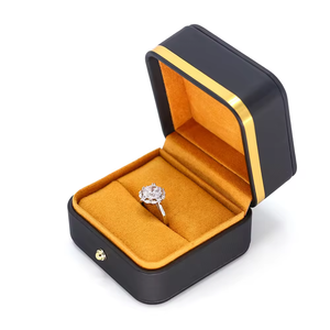 Caja de Reloj Rectangular Impermeable, Ecológica y Duradera, con Cierre Magnético y Almohadilla, para Hombre y Mujer, Venta al Por Mayor - Product Image 4