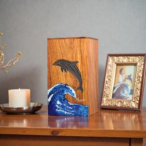 Caja de Recuerdos de Resina con Ondas Oceánicas de Lujo, Caja de Madera Hecha a Mano con Arte Epóxico Inspirado en la Playa, Caja de Madera Premium para Guardar Recuerdos - Product Image 5