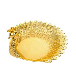 Plateau en métal en forme de paon fabriqué à la main de qualité supérieure avec finition dorée utilisé pour le service et la table de restaurant d'hôtel - Product Image 1