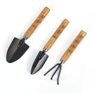 Ensemble d'outils de jardin avec manche en bois, truelle, cultivateur, houe, outils à main en acier au carbone pour la plantation et l'aération du sol - Product Image 2