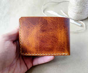 Cartera Bifold Clásica Hecha a Mano de Cuero Genuino con Bloqueo RFID, Cierre Abierto y Elegante para Hombre BFW-0090 - Product Image 2