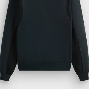 Hoodie pull-over pour homme, design minimaliste, couleurs contrastées, manches longues et tissu raffiné, pour commande en gros. - Product Image 6