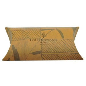 Boîte en carton pliable en forme <span class=keywords><strong>d</strong></span>'oreiller pour emballage de bonbons, boîte cadeau en forme <span class=keywords><strong>d</strong></span>'oreiller pour sucreries et <span class=keywords><strong>friandises</strong></span> - Product Image 2