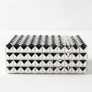 Caja de Almacenamiento de Joyas Decorativa con Tachuelas de Acero de Alta Calidad, Diseño Estilo Americano, Colores Disponibles, Parte Superior e Inferior - Product Image 2
