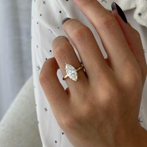 แหวนหมั้นเพชรทรงมาร์คีส์ 3 กะรัต E VVS2 พร้อมวงแหวนซ่อนรอบเพชร, ทองคำขาว 14k แบบ Low Set, รับรองโดย IGI - Product Image 4